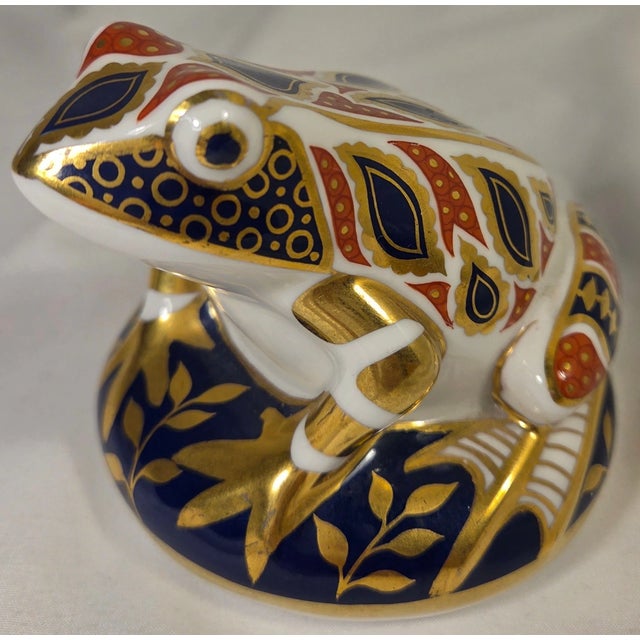 Add a charming touch of English elegance to your collection with this beautiful **Vintage Royal Crown Derby Imari Frog...