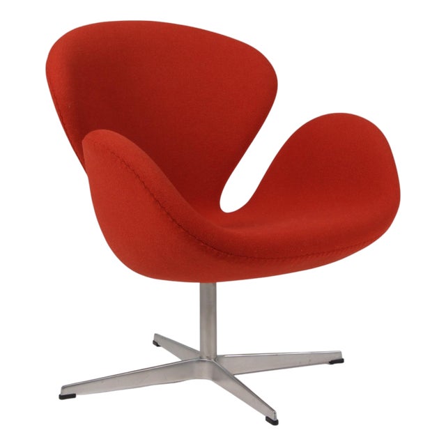Swan Chair by Arne Jacobsen for Fritz Hansen, 2013 For Sale