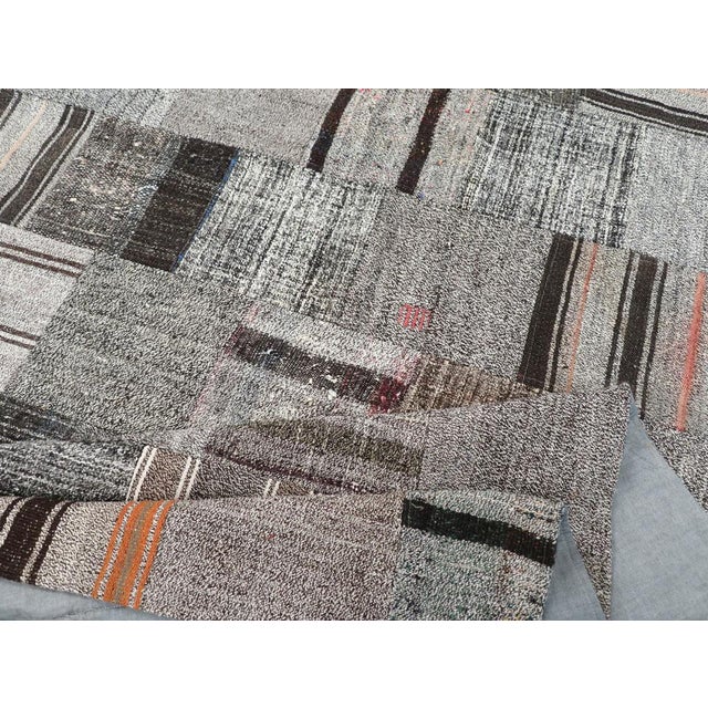 Galerie Shabab Collection Mid-20th Century Turkish Flatweave Kilim Accent Carpet For Sale - Image 9 of 10
