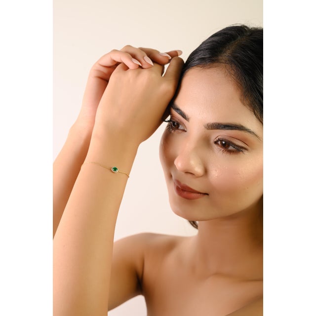 Green Oval Cut Natural Emerald Chain Bracelet With Diamonds in 14k Solid Yellow Gold For Sale - Image 8 of 17