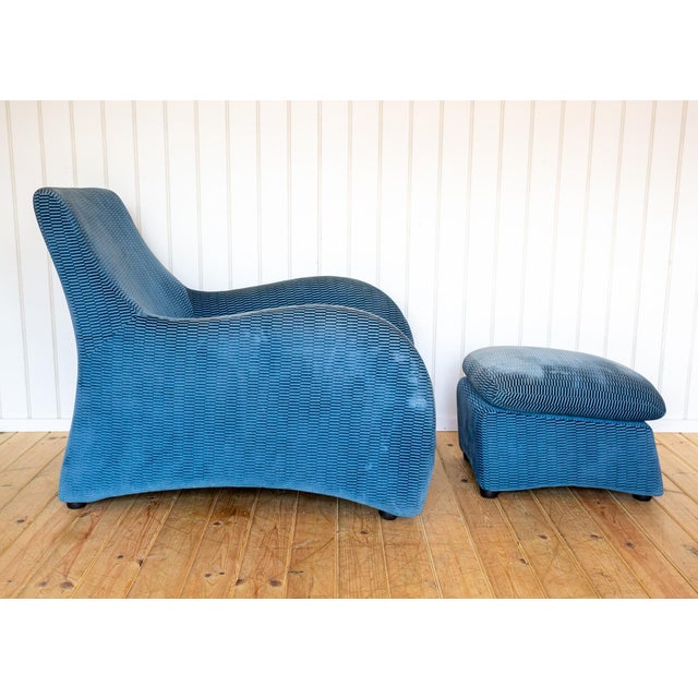 Blue Set of Art Deco Style Loge Lounge Chair and Ottoman by Gerard van den Berg for Montis, 1980s For Sale - Image 8 of 18