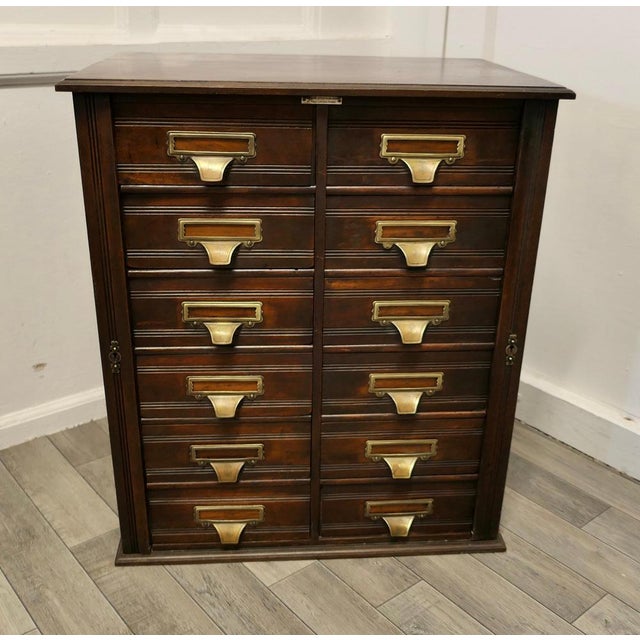 Barristers Wellington Filing Cabinet attributed to Shannon, 1900s For Sale - Image 3 of 15