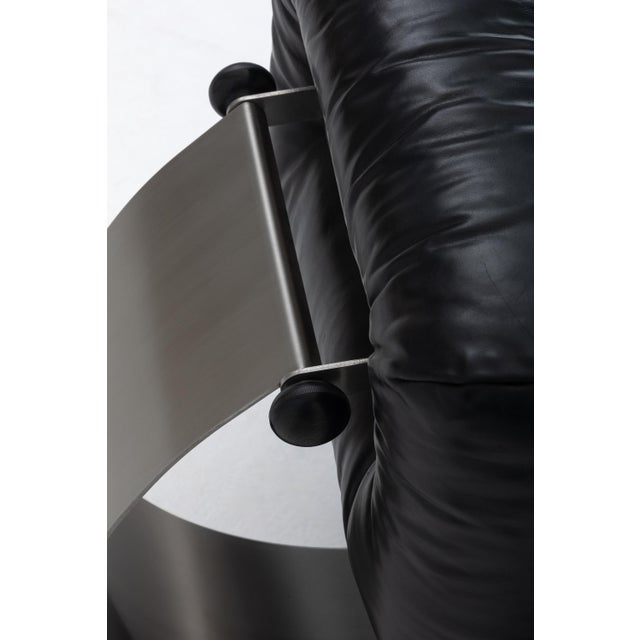 Oscar Niemeyer “Alta” Lounge Chair and Ottoman for Mobilier International, 1971 For Sale - Image 17 of 18