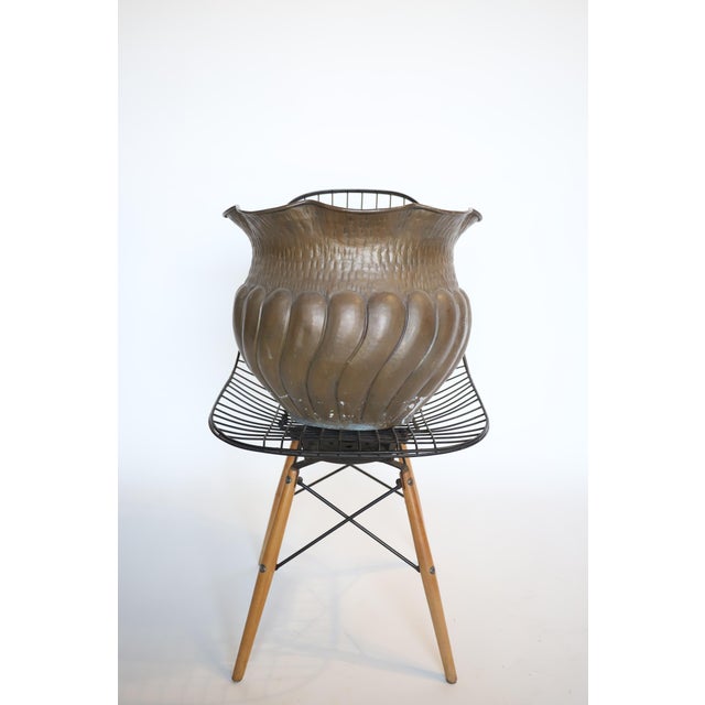 Mid 20th Century Italian Brass Hammered Planter Pot For Sale - Image 4 of 15