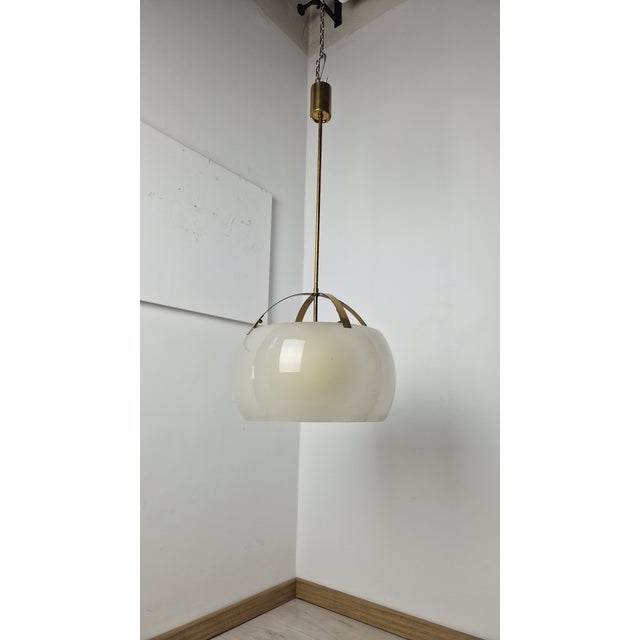Mid-Century Modern Large Omega Pendant in Polished Brass by Vico Magistretti for Artemide, 1960s For Sale - Image 3 of 11