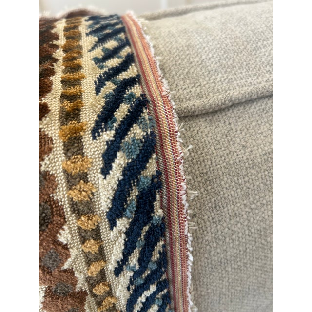 Clarence House Clarence House "Montague" Epinglé Velvet – 15 Yard Bolt in Brown/Indigo For Sale - Image 4 of 7