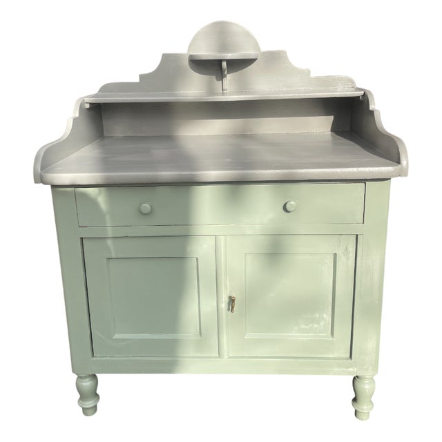 Antique Chest of Drawers in Fir For Sale