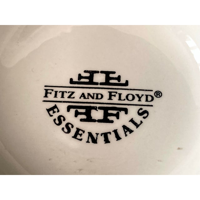 Vintage Fitz and Floyd cat/kitten lidded trinket/candy dish is perfect for storing small items. The round shape and glossy...