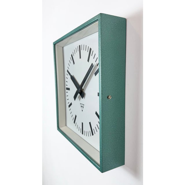 Industrial Industrial Square Green Wall Clock from Pragotron, 1980s For Sale - Image 3 of 17