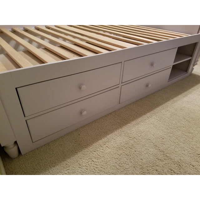 Stanley Young America Queen Bed Hanaposy