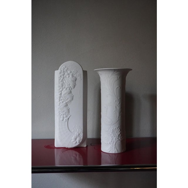 White Vintage Art Nouveau Vases in Biscuit Porcelain from AK Kaiser, 1960s, Set of 2 For Sale - Image 8 of 8