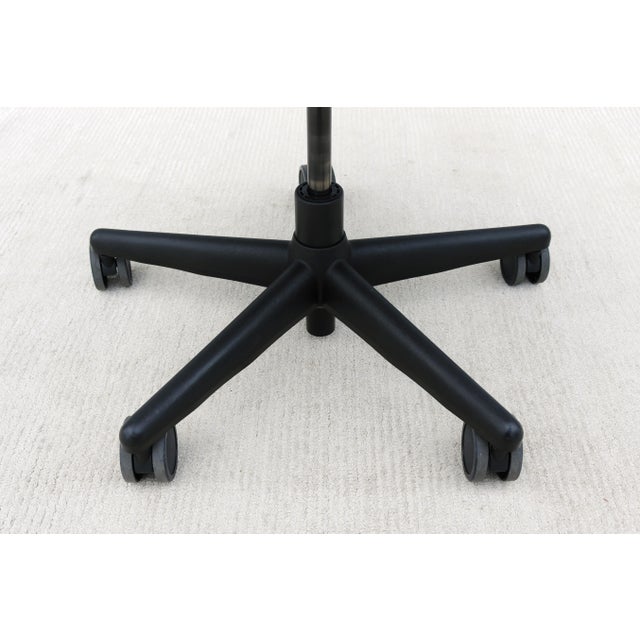 Steelcase Leap Ergonomic Office Desk Chair in Black Leather, Fully Adjustable For Sale - Image 16 of 18