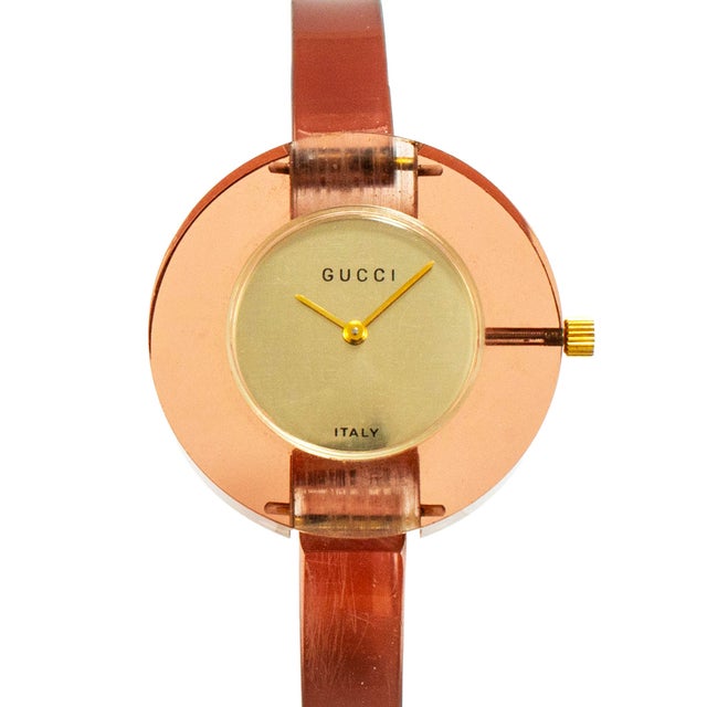 Modern late 20th Century Ladies Vintage Pink Gucci Lucite 35mm Bangle Manual Wind Watch For Sale - Image 3 of 9