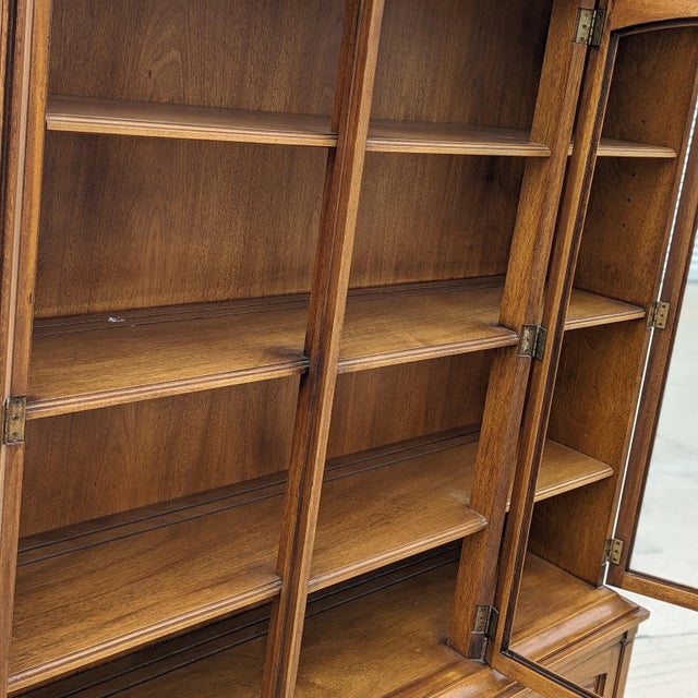 1960s Drexel Triune Mahogany Hutch Cabinet With Arched Display Doors For Sale - Image 14 of 18