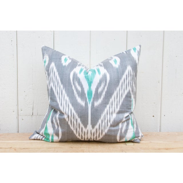 Pair of Gray Ikat Silk Pillows For Sale - Image 4 of 7