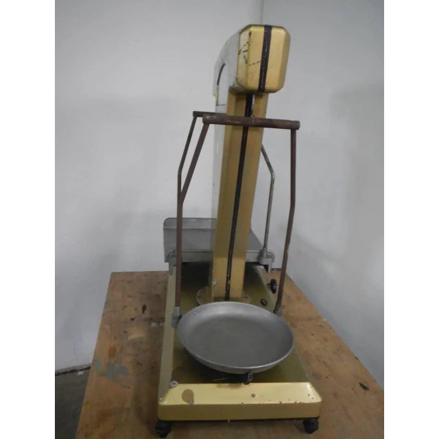 Fulgor Scale in Gold For Sale - Image 10 of 13