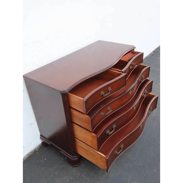 1940s Kindel Serpentine Mahogany Low Dresser Bathroom Vanity 6912 For Sale - Image 5 of 18
