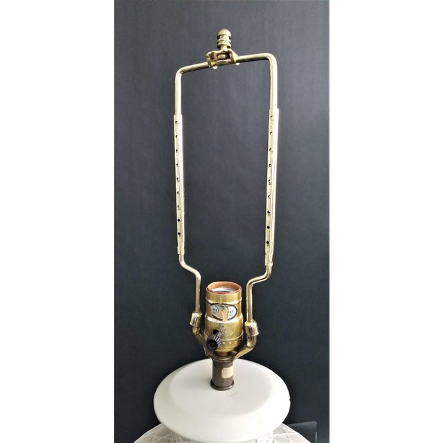 1979 Large Chapman Iris Table Lamp For Sale In Miami - Image 6 of 11