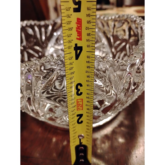 L.E.SmithAmerician heritage pressed glass bowl,very heavy and pretty.no chips or cracks