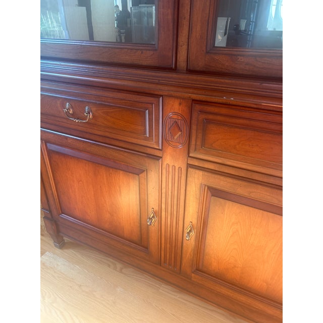 Harden Furniture Solid Cherry, Old Tavern China Cabinet/Hutch and Dining Table — Model 1884-2 — Dining Table and Chairs For Sale - Image 9 of 9