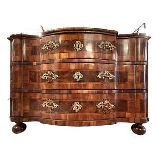 18th Century Italian Chest of Drawers For Sale