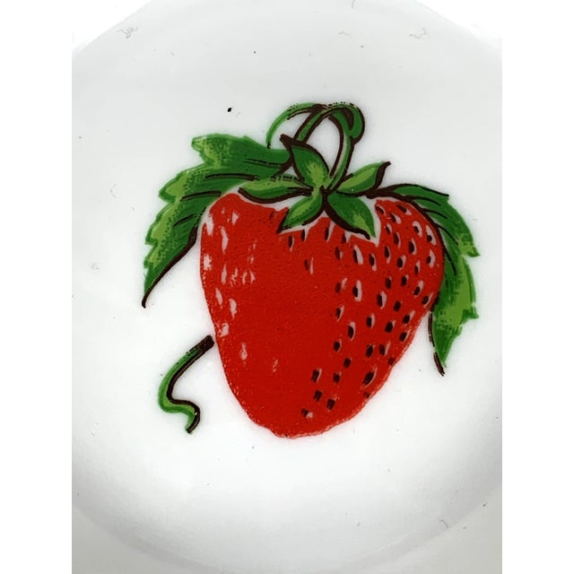 1980s Vintage French Strawberry Bowl For Sale - Image 5 of 9