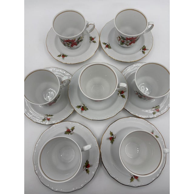 Porcelain Christmas Service from Johann Seltmann, 1960s, Set of 17 For Sale - Image 16 of 18