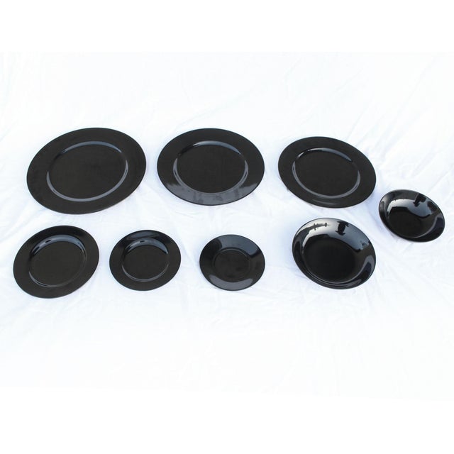 Swid Powell 1970's Black Modern Taitu 'Uno' by Emilio Bergamin Plate & Bowl Dish Set - Set of 76 For Sale - Image 4 of 7