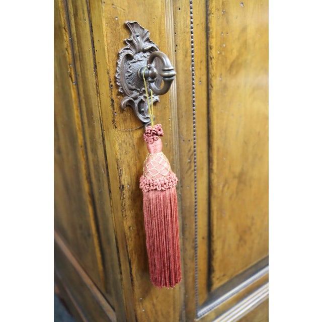 Late 20th Century Henredon Cherry Cabinet For Sale In Philadelphia - Image 6 of 13