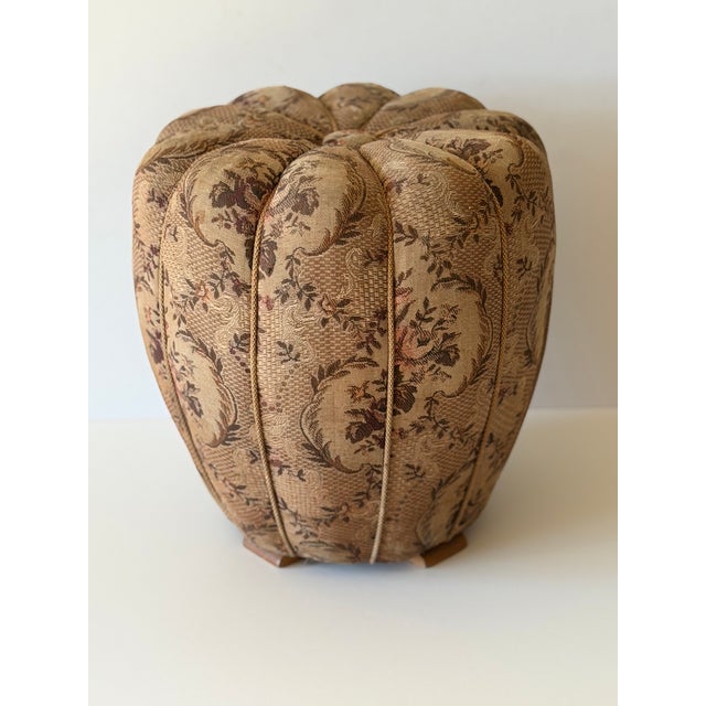 Tabouret is in its original fabric. This piece has an attribution mark, I am sure that it is completely authentic and take...