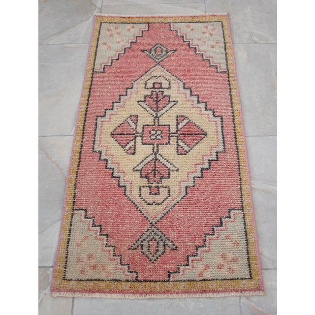 1970s Vintage Hand Knotted Small Rug Enrtway Mat, Kitchen Bathroom Decor 2x3 Ft Approx For Sale - Image 11 of 14