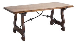 Example of Farmhouse Dining Tables
