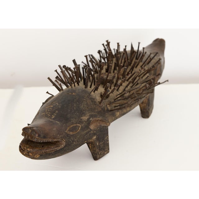 Early 20th Century Bakongo Nkisi Kozo Nail-Studded Janus Dog Power Figure, Congo For Sale - Image 5 of 17