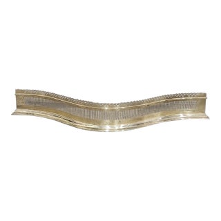 Late 20th Century Virginia Metalcrafters Colonial Williamsburg Brass Serpentine Fender Cw 102 For Sale