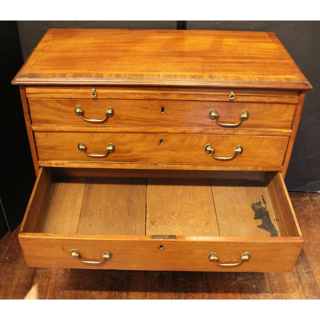 Brown Circa 1770 Likely Scottish George III Bachelor's Chest With Slide For Sale - Image 8 of 14