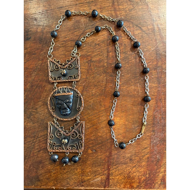 Mid-Century Modern Palm Royal Style Aztec Carved Black Onyx, Brass, and Copper Necklace For Sale - Image 3 of 4