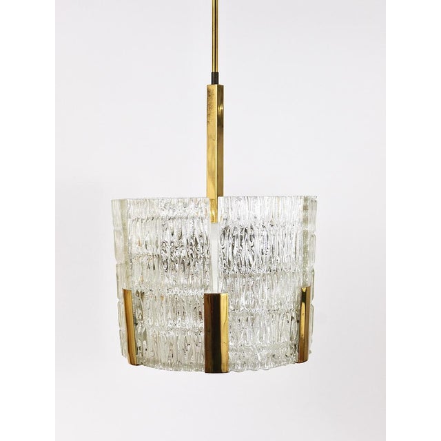Austrian Tambour Drum Chandelier in Brass and Textured Ice Glass by J. T. Kalmar for Kalmar, 1960s For Sale - Image 14 of 18