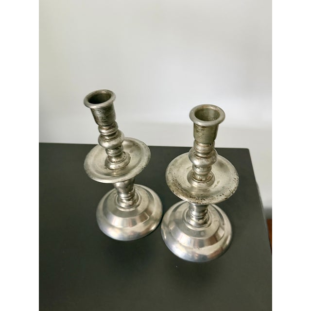 Vintage Mid-Century Royal Holland KMD Daalderop Pewter Candlesticks – Pair For Sale - Image 6 of 7