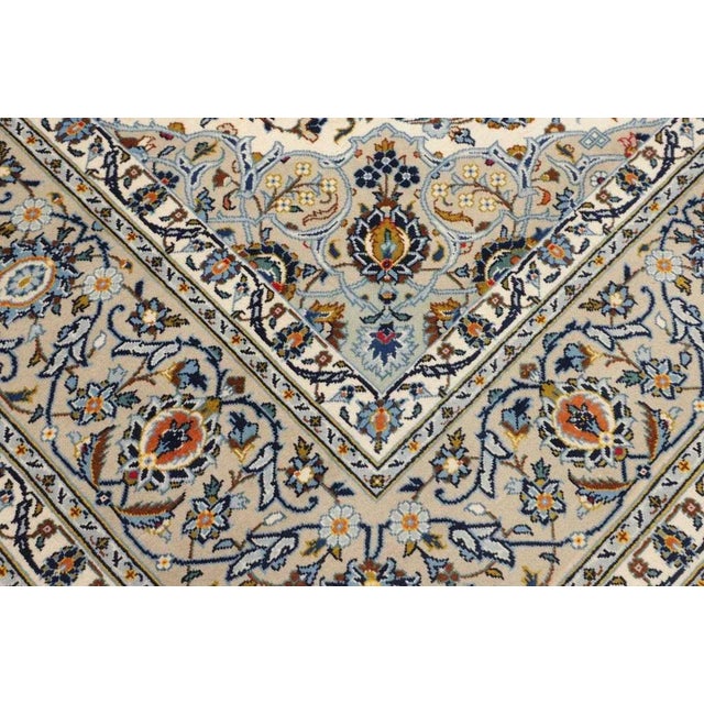 Kashan Hand-Knotted Rug in Wool For Sale - Image 6 of 11
