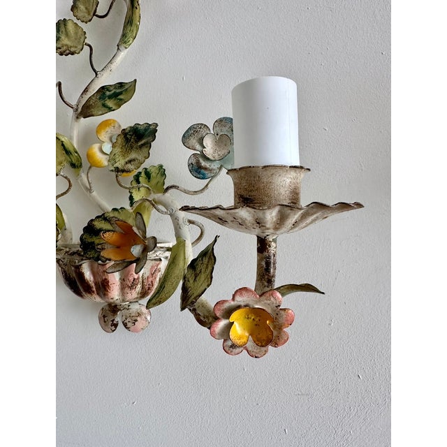 1970s Vintage Florentine Style 2-Light Floral Tole Wall Sconces in Hand-Painted Polychrome Metal, 1960s, Set of 2 For Sale - Image 5 of 18
