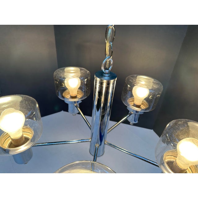 Chrome 1970s Chrome-and-Glass 5-Light Chandelier Attributed to Gaetano Sciolari for Lightolier For Sale - Image 8 of 10