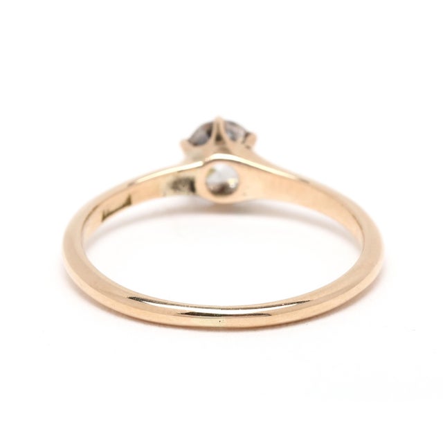 Stones: diamond, 1 old european cut 4.75 x 4.5 x 2.9 mm .40 ctw H color/ SI2 clarity *minute chip Ring Size 6.25 Rise Off...