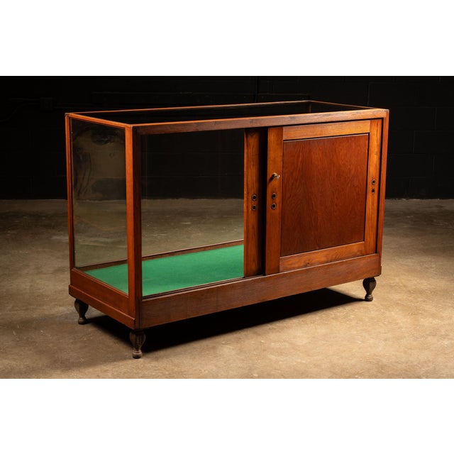 Early 20th Century 1900s–1910s Wood and Glass Commercial Display Cabinet For Sale - Image 5 of 13