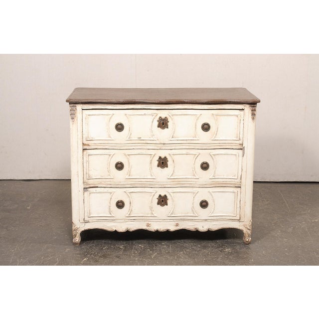 18th C. French Serpentine Commode in Cream For Sale - Image 12 of 12