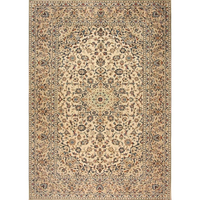 Middle Eastern Rug in Wool For Sale - Image 10 of 10