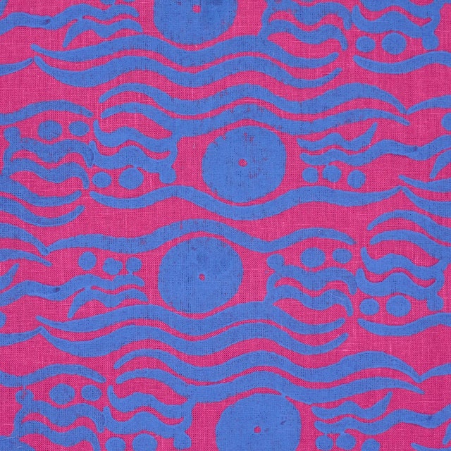 Traditional Schumacher Bosphorus Hand Block Fabric In Fuchsia & Blue For Sale - Image 3 of 5