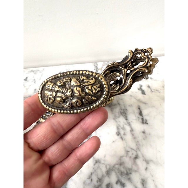 Early 20th Century Antique French Gold Pair of Brass Door Hardware For Sale - Image 5 of 7