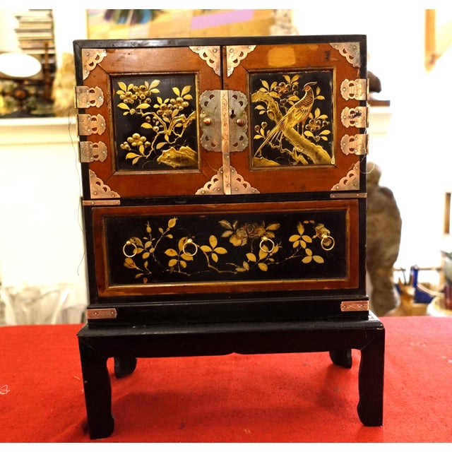 Wood Japanese Lacquered Cabinet, 1890s For Sale - Image 7 of 7