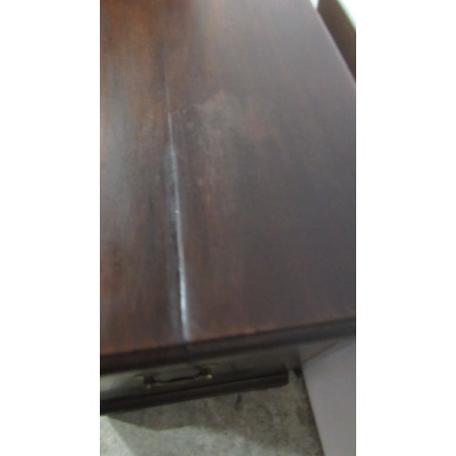 1980s Henkel Harris Four Drawer Nightstands Bachelors Chests Mahogany, 2 Pieces For Sale - Image 6 of 13