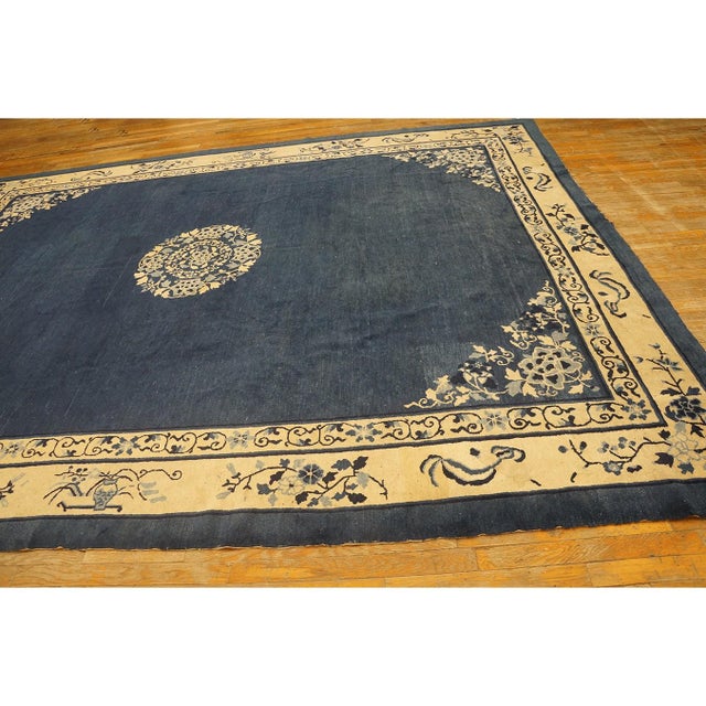 Antique Peking Chinese Floral Navy Open Field Medallion Oriental 1920s Rug For Sale In New York - Image 6 of 11